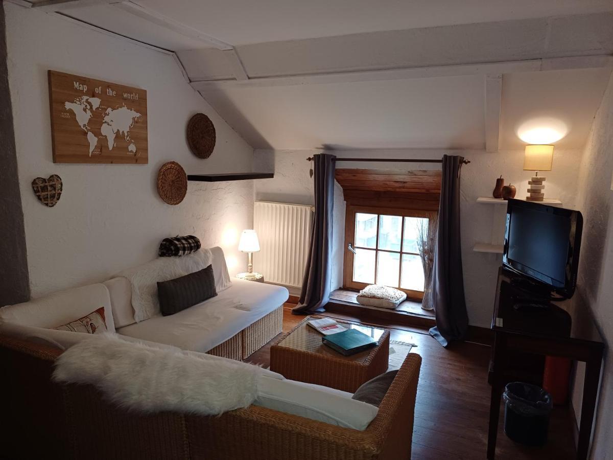 Les Gabelous - Chambre D'Hotes - Viroinval Dourbes Zewnętrze zdjęcie